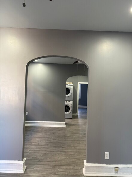 Building Photo - 5719 N Park Ave