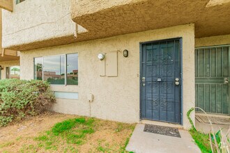 Building Photo - 4817 W Marlette Ave