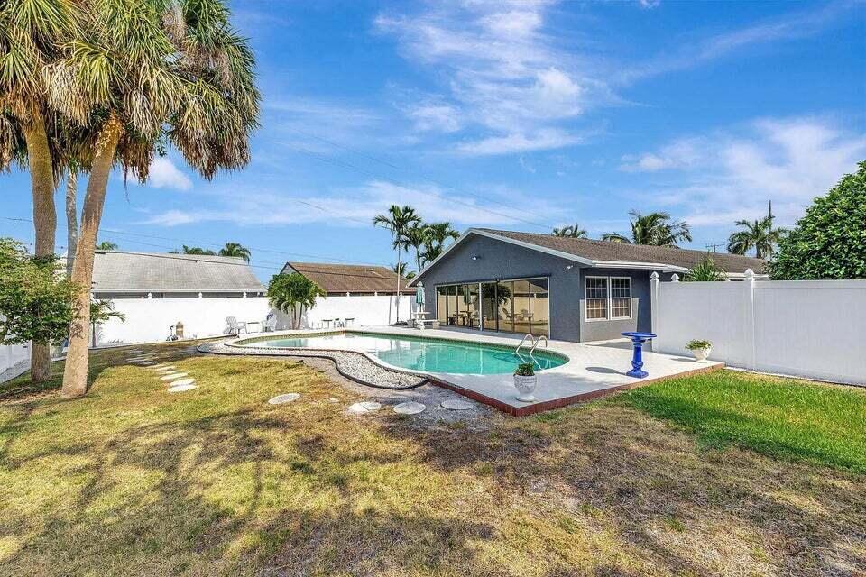 Building Photo - 7187 Thompson Rd