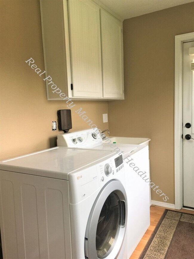 Building Photo - 3 bedroom East Helena Home for Rent