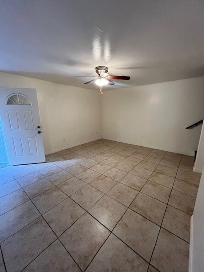 Building Photo - 725 L St