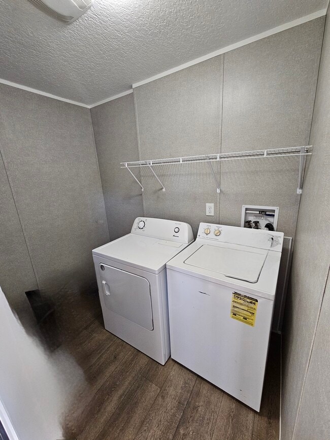 Building Photo - 2812 Edward Ave