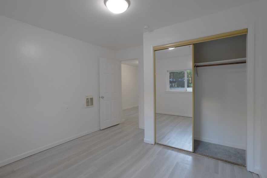Building Photo - 346 Monticello St