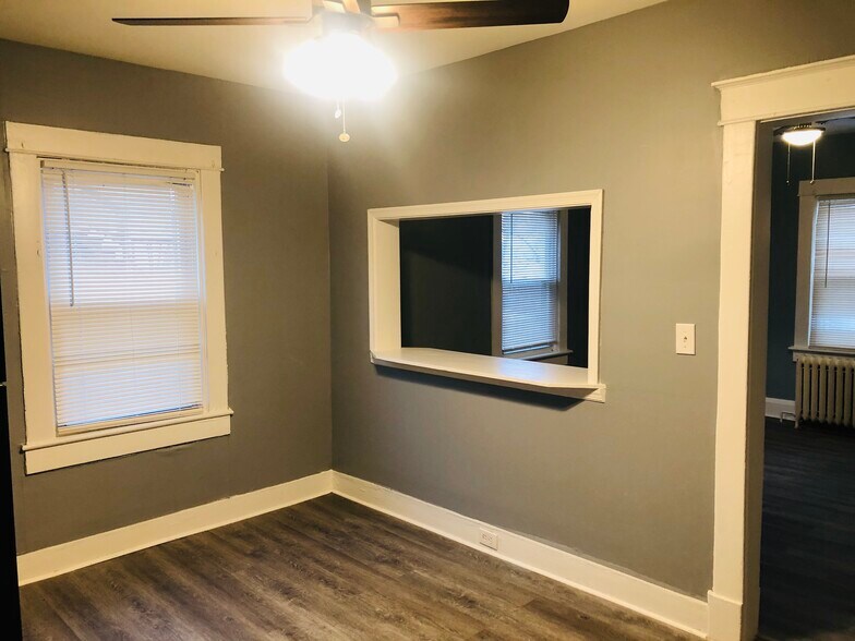 Building Photo - 2922 E Cold Spring Ln