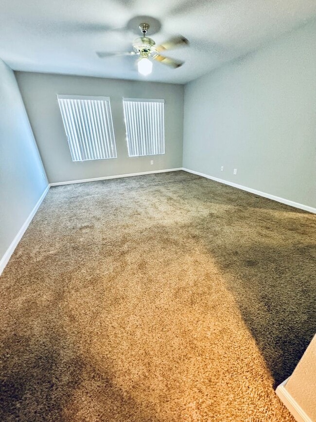 Building Photo - A Cozy 2 bedroom 2 bathroom with patio dow...