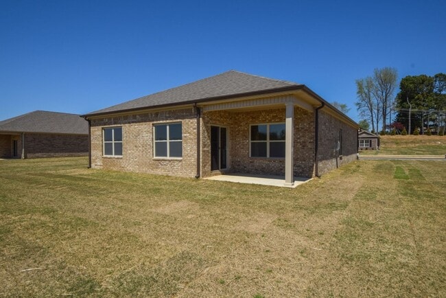 Building Photo - DR Horton built home in 2021; 3 bed, 2 bath home in Atoka.