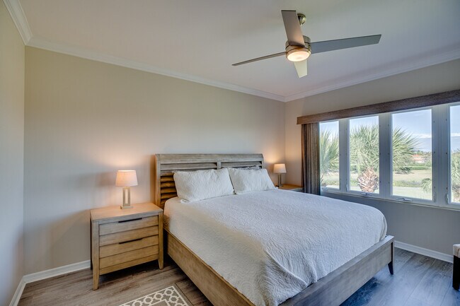 Building Photo - 5060 Harmony Cir