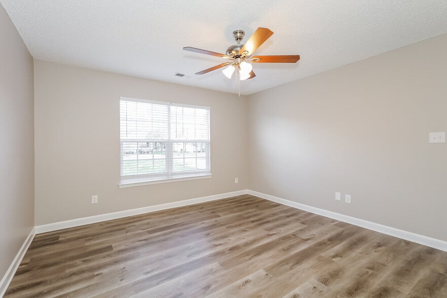 Building Photo - 4905 Aldersbrook Dr