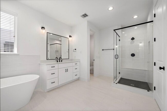 Building Photo - Brand new house in the Museum District wit...