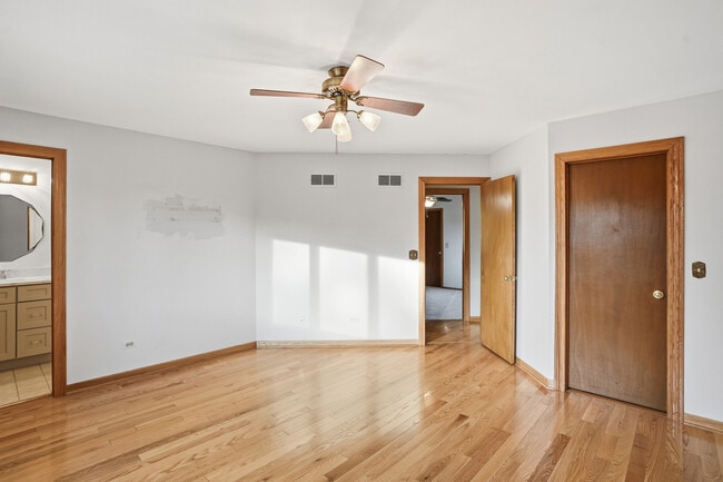 Building Photo - 9312 S 77th Ct