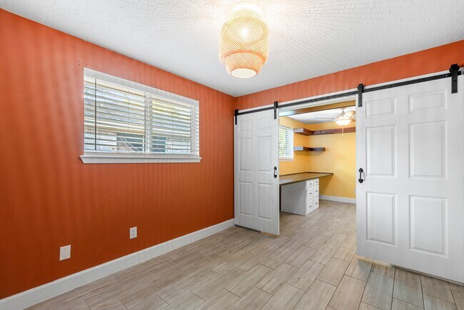 Building Photo - 3010 Westerland Dr