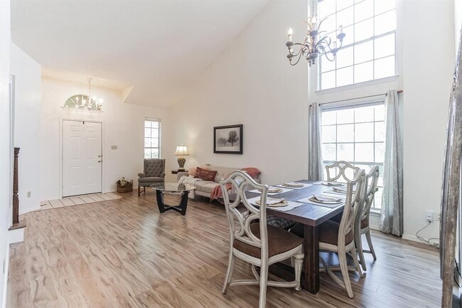 Building Photo - 7801 Callbram Ln