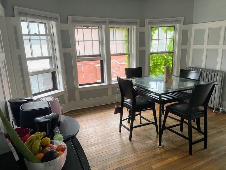 Dining room - 436 Prentis St