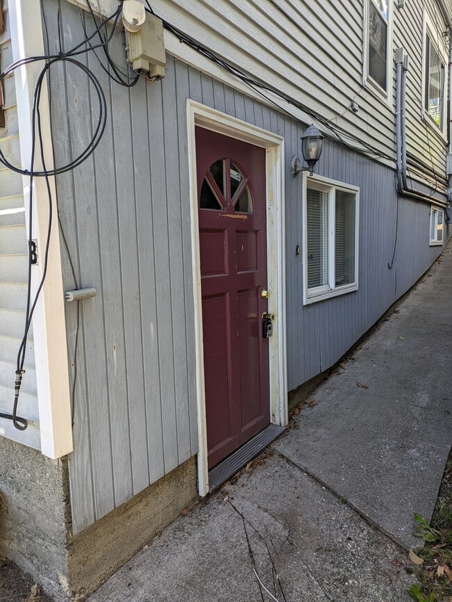 Building Photo - 1547 Sturgus Ave S