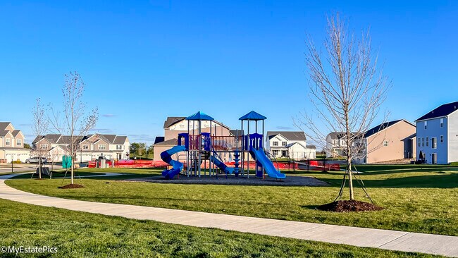 Building Photo - 2780 Riverview Ln