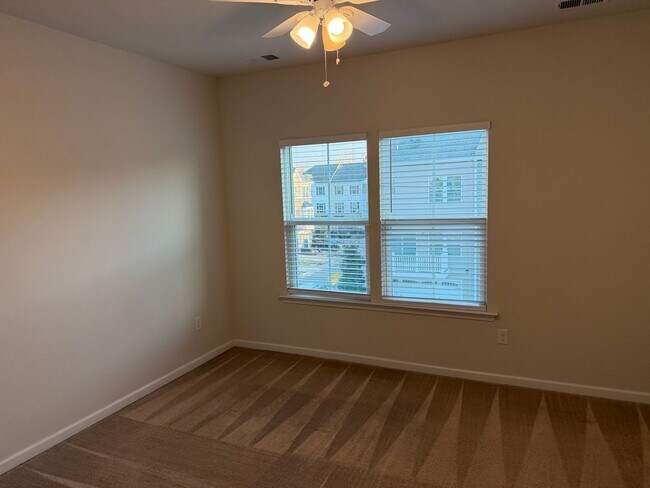 Building Photo - REUNION CONDOMINIUMS