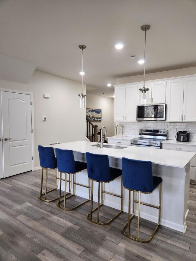 Building Photo - 23102 Addison Cir