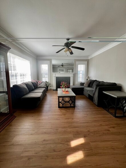 Living Room - 2077 Cascade Rd SW