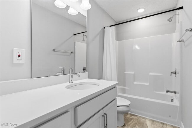 Building Photo - 2244 E 100th St