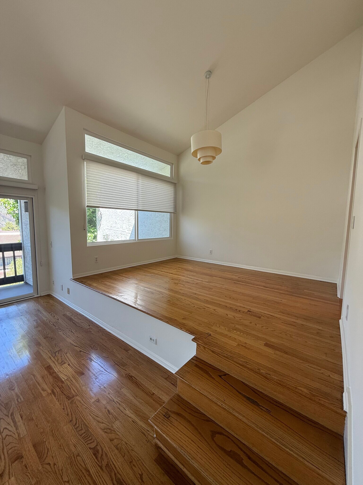 Building Photo - 1700 Palisades Dr
