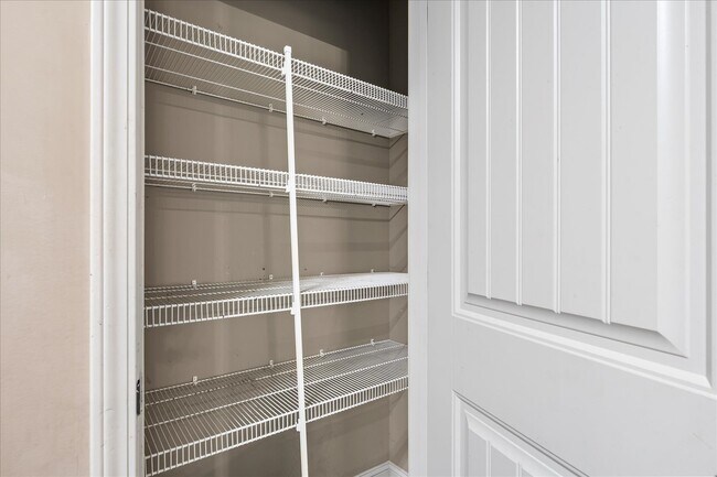 Building Photo - 2712 Big Dog Tr