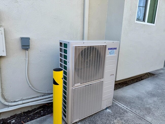 Building Photo - 634 Fulton St