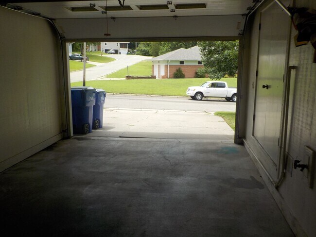 Garage - 101 S Bunker Hill Dr