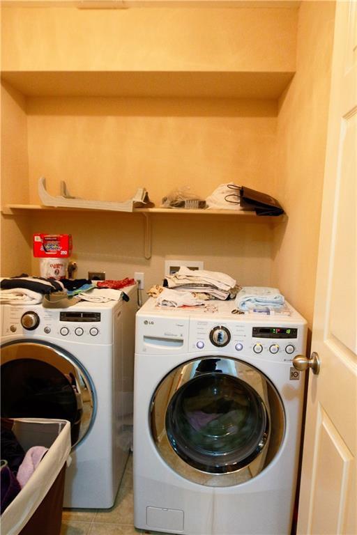 Building Photo - 11008 Crazy Well Dr