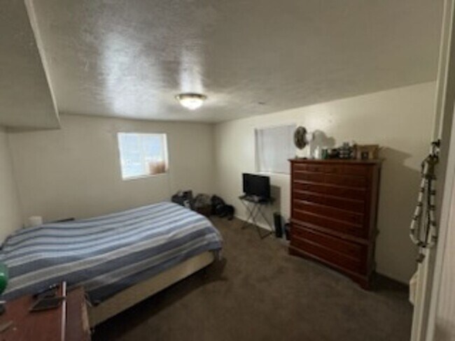 Building Photo - 1B/1B Pet Friendly Apartment South of BYU