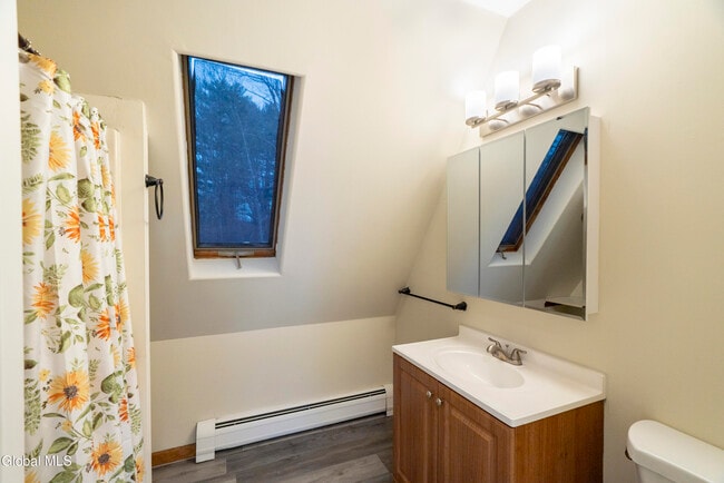 Building Photo - 4 Easy St