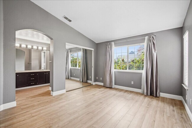 Building Photo - 8138 Sonoma Hills Way