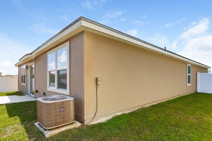 Building Photo - 3514 Songbird Lakes Dr