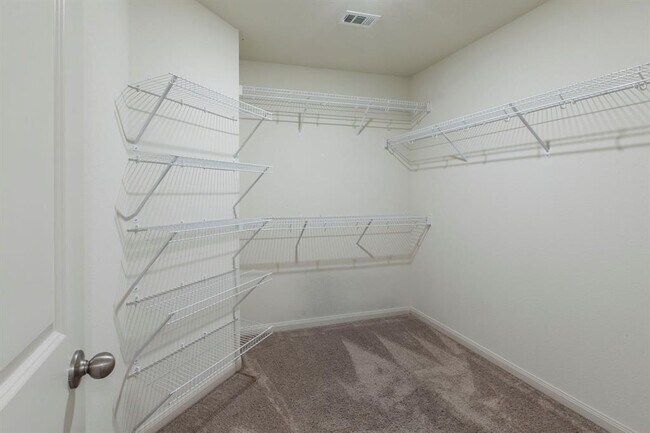 Building Photo - 136 Allington Cir