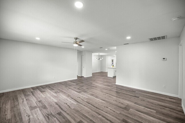 Building Photo - 5 Bahia Court Trce