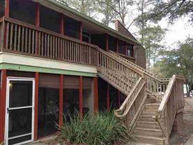 Building Photo - 2/1 Condo with screened porch and community pool