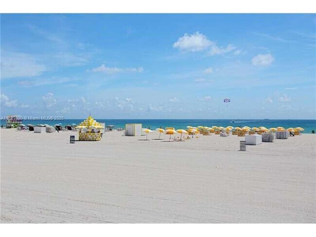 Building Photo - 1621 Collins Ave