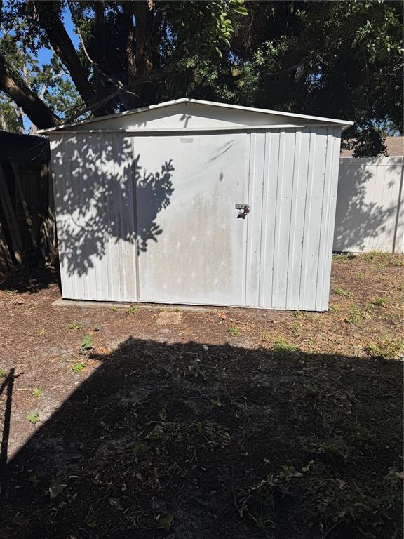 Building Photo - 2311 Bougainvillea St