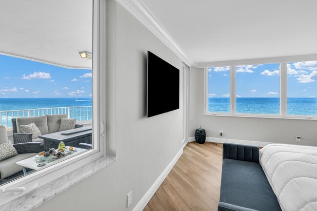 Building Photo - 550 S Ocean Blvd