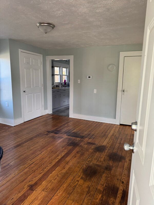 Building Photo - 115 Marshall St