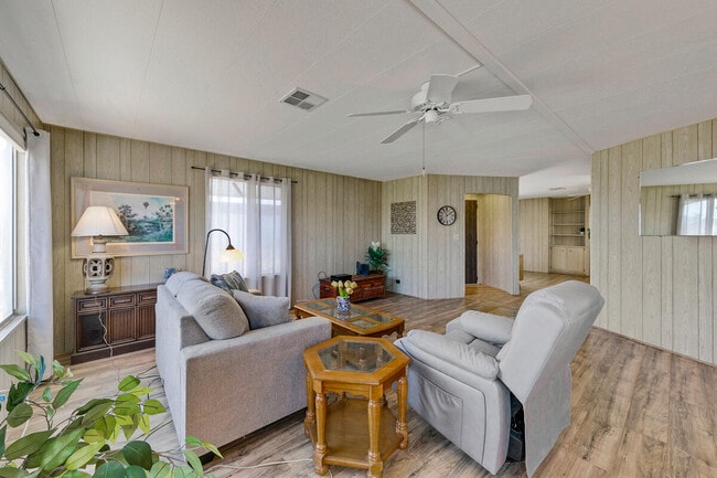 Building Photo - 39345 Moronga Canyon Dr