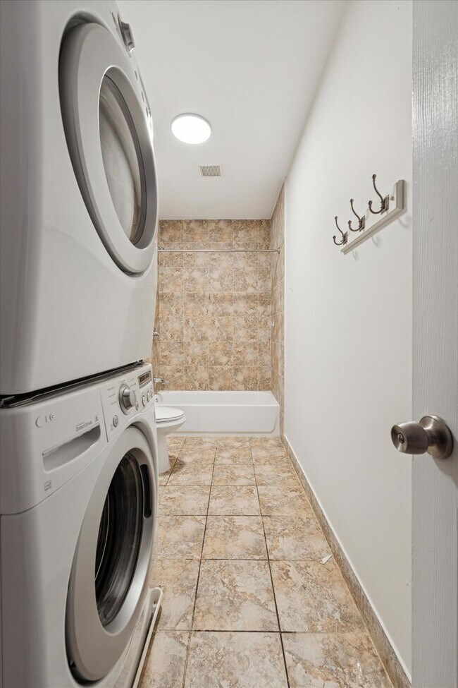 Building Photo - Large New Studio in Washington Square West