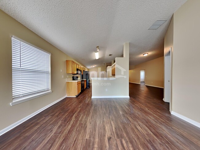 Building Photo - 9575 Stratham Ct