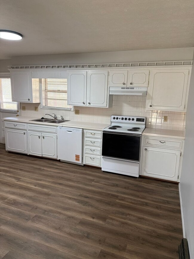 Building Photo - You’re here. You’re home. You’re happy.