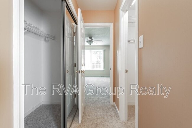 Building Photo - 10528 Runnymeade Dr