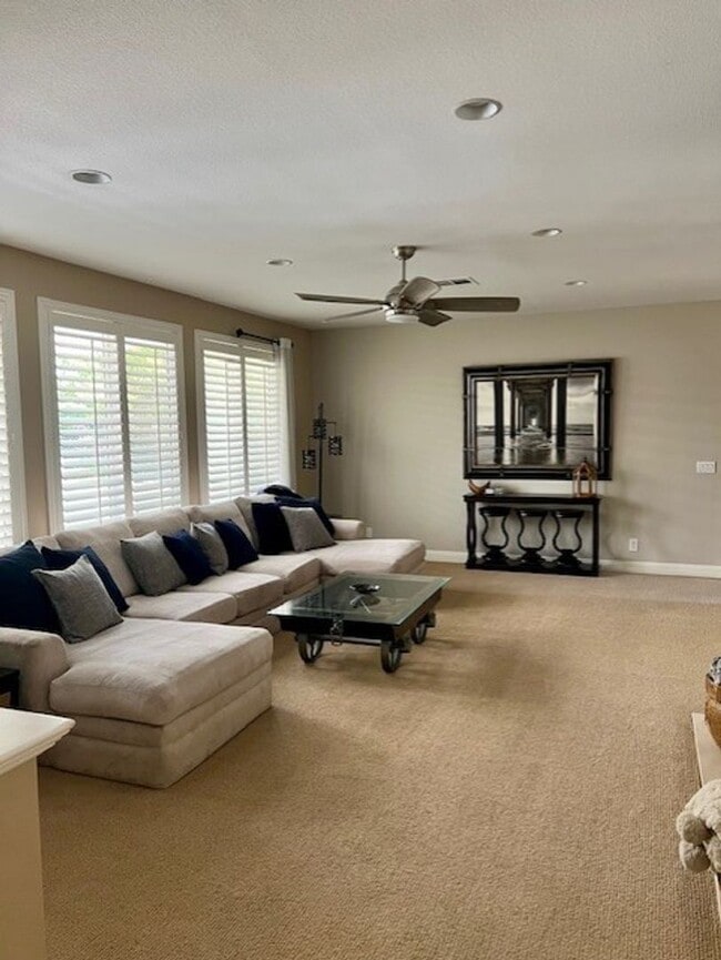 Building Photo - Beautiful, Expansive Paseo Del Sol Pool Home for Rent