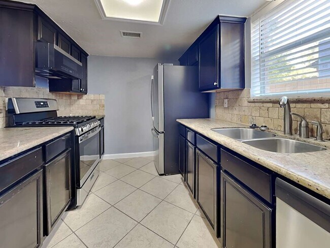 Building Photo - 3519 Sardis Ln