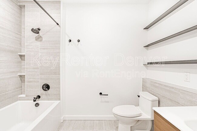 Building Photo - 1601 Park Ave