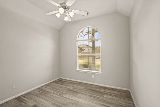 Building Photo - 24607 Lake Path Cir