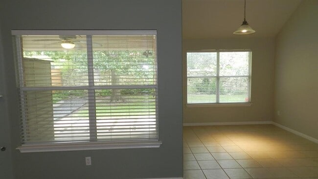Building Photo - 613 Hickory Run Dr