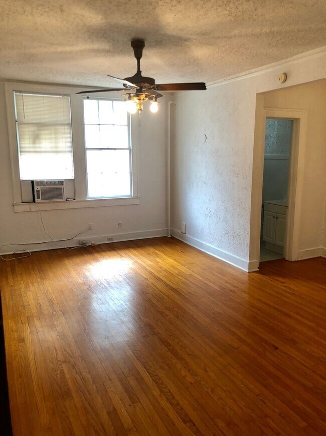 Building Photo - 1301 Napoleon Ave
